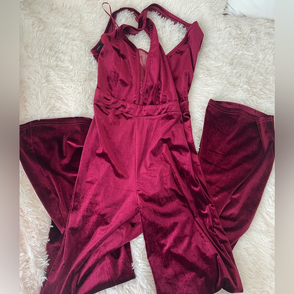 Romeo & Juliet Couture Burgundy Velvet Dress
